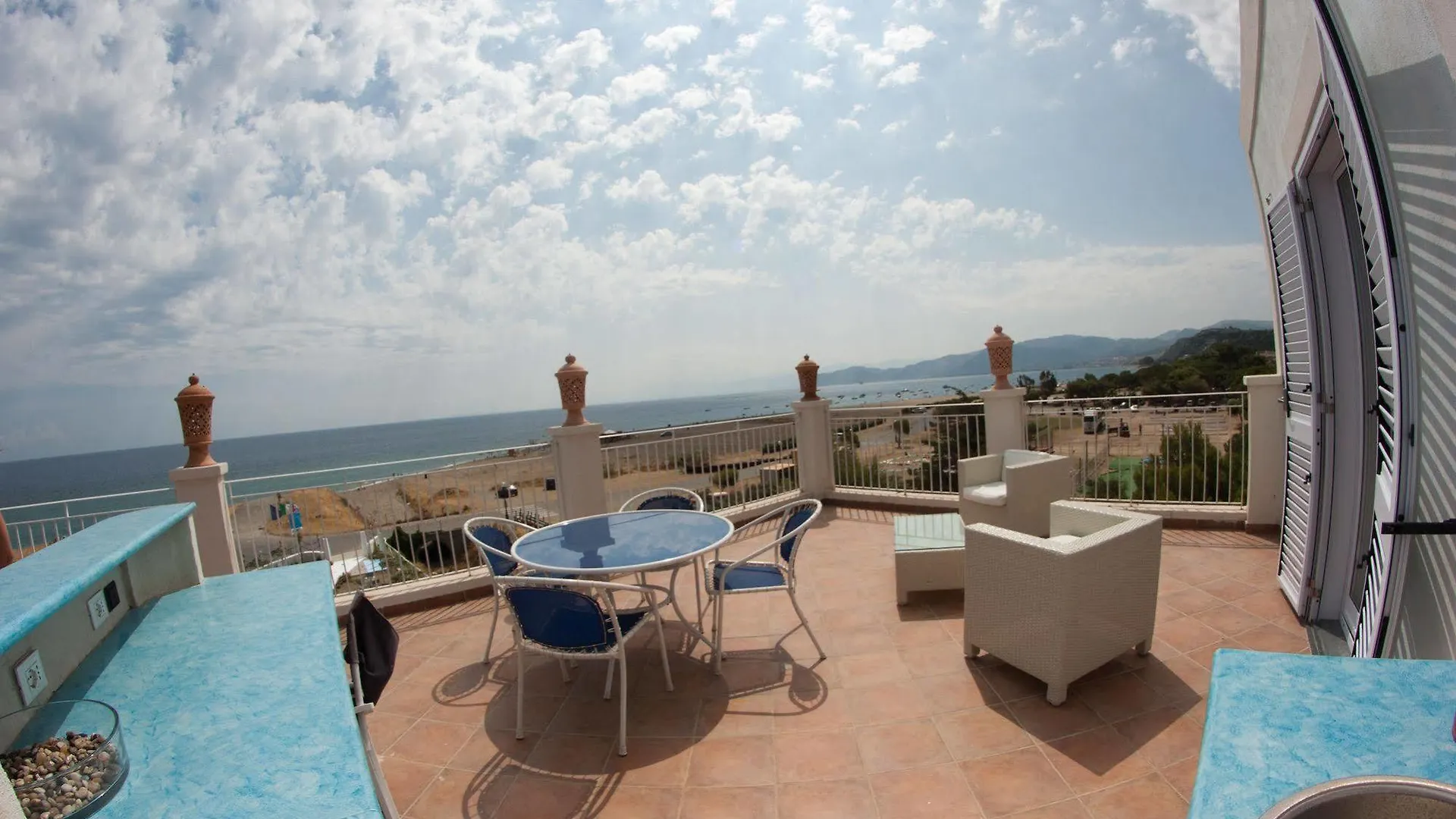 ***  Yachting Club Mare Hotel Gioiosa Marea Italy